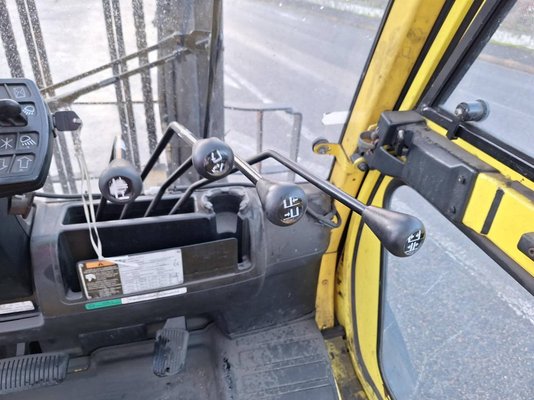 Chariot élévateur frontal 4 roues Hyster H4.0FT