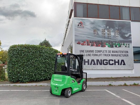 Chariot élévateur frontal 4 roues Hangcha XC25i