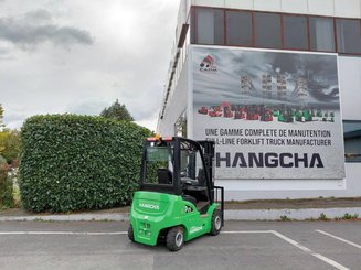 Chariot élévateur frontal 4 roues Hangcha XC25i