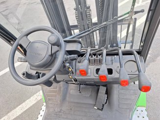 Chariot élévateur frontal 4 roues Hangcha XC18i