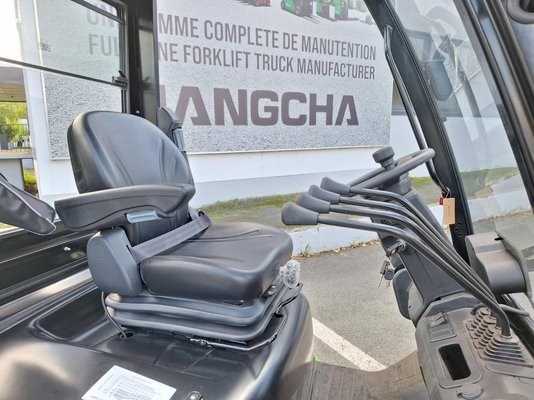 Chariot élévateur frontal 4 roues Hangcha XC18i
