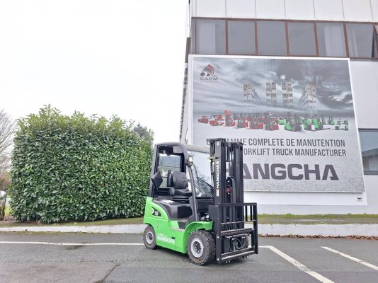 Chariot élévateur frontal 4 roues Hangcha XC18i