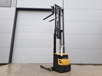 Gerbeur à bras encadrants Caterpillar NSP16N2S