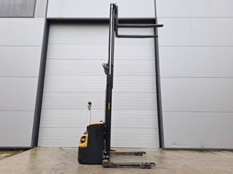 Gerbeur à bras encadrants Caterpillar NSP16N2S