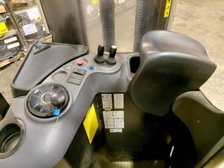 Gerbeur porté debout Caterpillar NSR20N