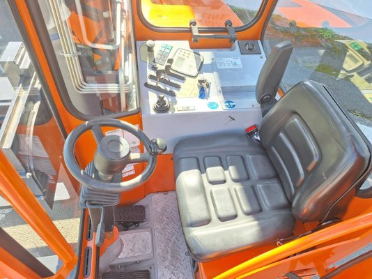 Chariot élévateur latéral multidirectionnel Hubtex DQ45D