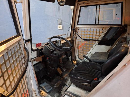 Tracteur industriel Charlatte T135