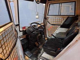 Tracteur de remorquage Charlatte T135