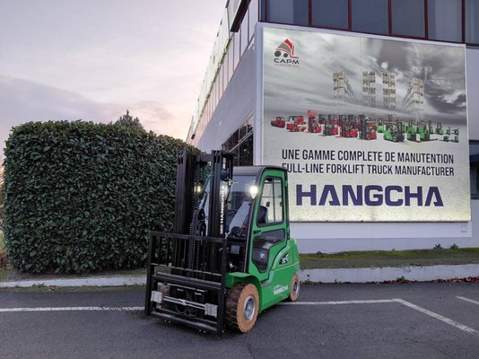 Chariot élévateur frontal 4 roues - XC30i