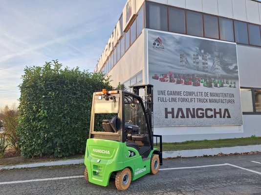 Chariot élévateur frontal 4 roues Hangcha XC18i