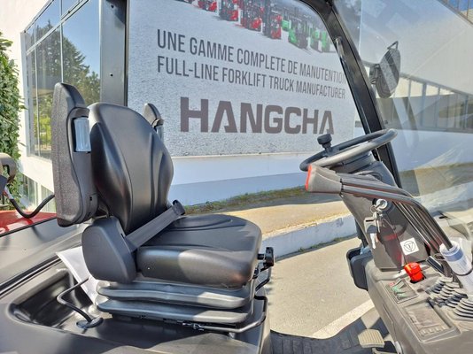 Chariot élévateur frontal 4 roues Hangcha XF30G-2