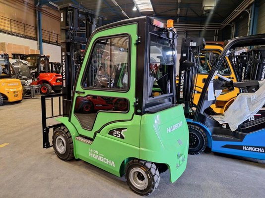 Chariot élévateur frontal 4 roues Hangcha XC25i