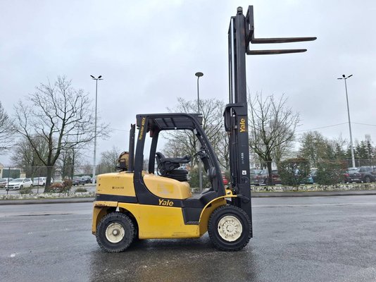 Chariot élévateur frontal 4 roues Yale GLP40VX5