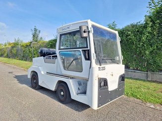 Tracteur de remorquage Charlatte TE225