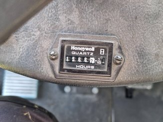 Tracteur de remorquage Charlatte TE225