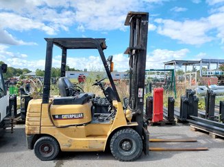 Chariot élévateur frontal 4 roues Caterpillar GP18