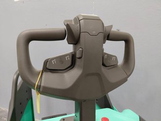 Transpalette porté debout Mitsubishi PBF25N3R MITSUBISHI