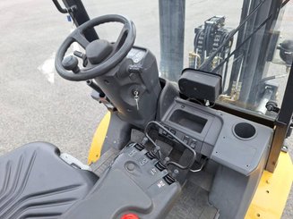 Chariot élévateur frontal 4 roues Caterpillar GP35 NTD