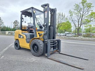 Chariot élévateur frontal 4 roues Caterpillar GP35 NTD