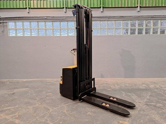 Gerbeur accompagnant Caterpillar NSP16N2