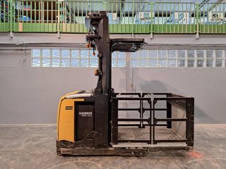 Préparateur de commandes à nacelle élevable Caterpillar NOH10N