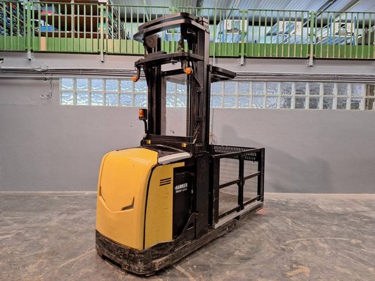 Préparateur de commandes à nacelle élevable Caterpillar NOH10N