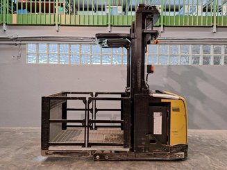 Préparateur de commandes à nacelle élevable Caterpillar NOH10N