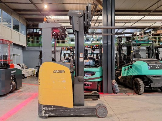 Chariot à mât rétractable Crown ESR5260-1.4