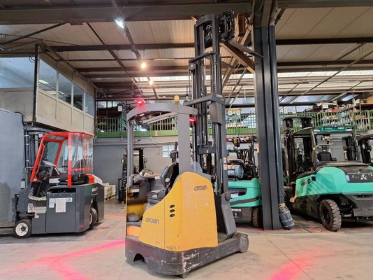 Chariot à mât rétractable Crown ESR5260-1.4