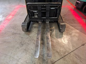 Chariot à mât rétractable Crown ESR5260-1.4