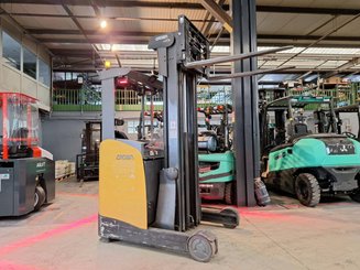 Chariot à mât rétractable Crown ESR5260-1.4