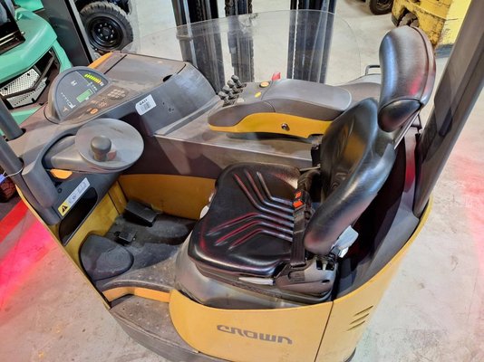 Chariot à mât rétractable Crown ESR5260-1.4