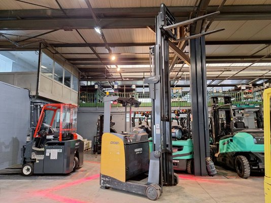 Chariot à mât rétractable Crown ESR5260-1.4