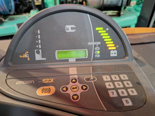 Chariot à mât rétractable Crown ESR5260-1.4