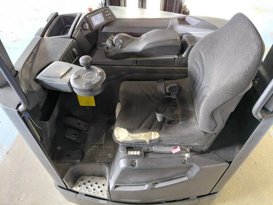 Chariot à mât rétractable Caterpillar NR16N2