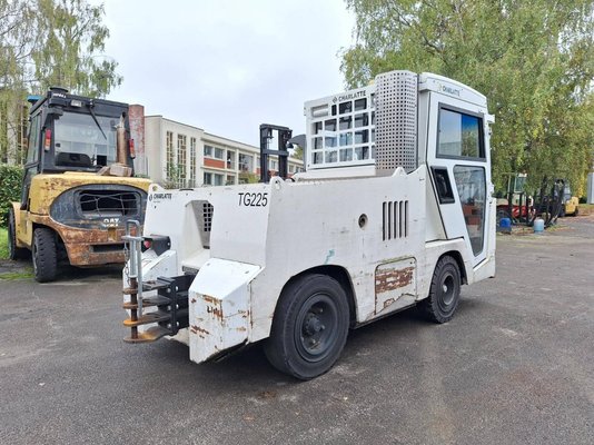 Tracteur industriel Charlatte TG225