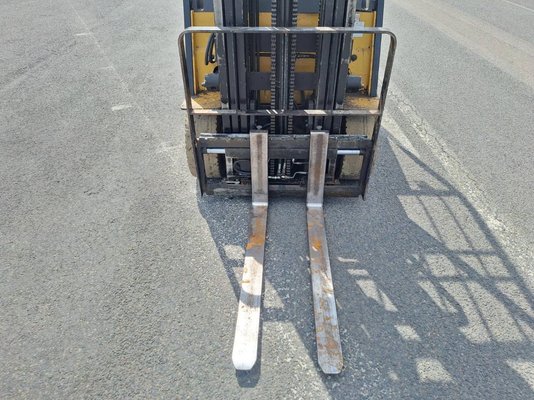 Chariot élévateur frontal 4 roues Caterpillar EP25K-PAC