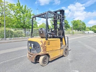 Chariot élévateur frontal 4 roues Caterpillar EP25K-PAC