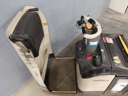 Transpalette porté debout Crown WT3040 2.00