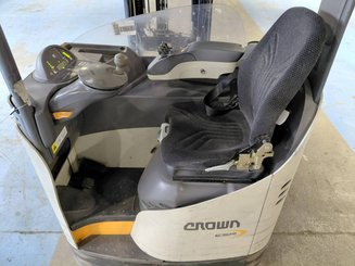 Chariot à mât rétractable Crown ESR5260-1.4