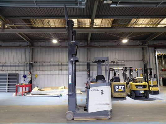 Chariot à mât rétractable Crown ESR5260-1.4