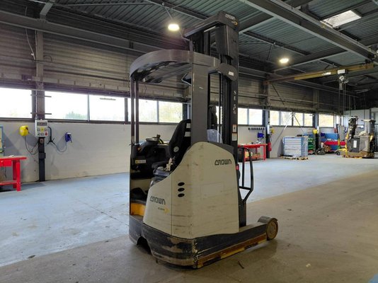 Chariot à mât rétractable Crown ESR5260-1.4