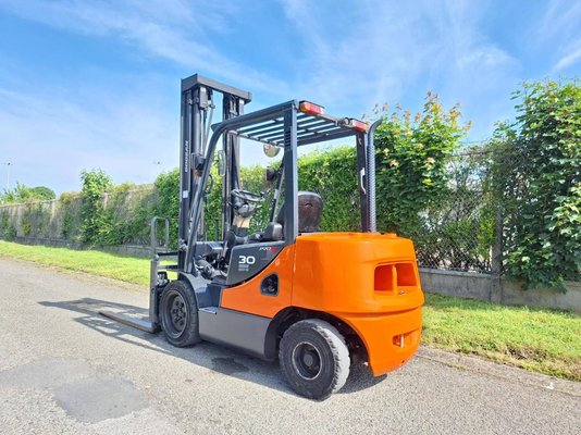 Chariot élévateur frontal 4 roues Doosan D30S 5