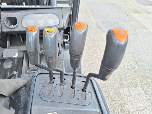 Chariot élévateur frontal 4 roues Doosan D30S 5