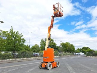 Nacelle articulée JLG E300AJP
