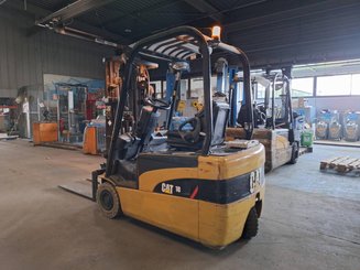 Chariot élévateur frontal 3 roues Caterpillar EP18NT