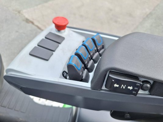 Chariot élévateur frontal 3 roues Hangcha XC3-18i (CPDS18-XCC2G-SI)