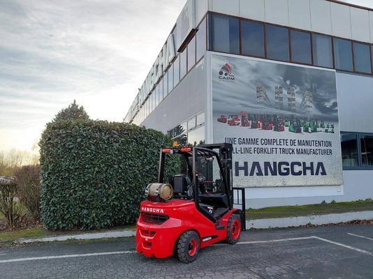 Chariot élévateur frontal 4 roues Hangcha XF35G-2 (CPYD35-X2H21F1)