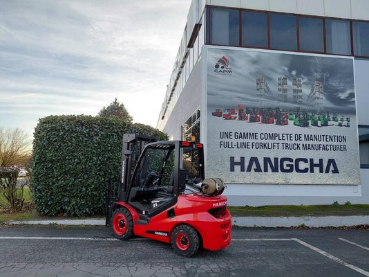 Chariot élévateur frontal 4 roues Hangcha XF35G-2 (CPYD35-X2H21F1)