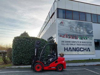 Chariot élévateur frontal 4 roues Hangcha XF35G-2 (CPYD35-X2H21F1)
